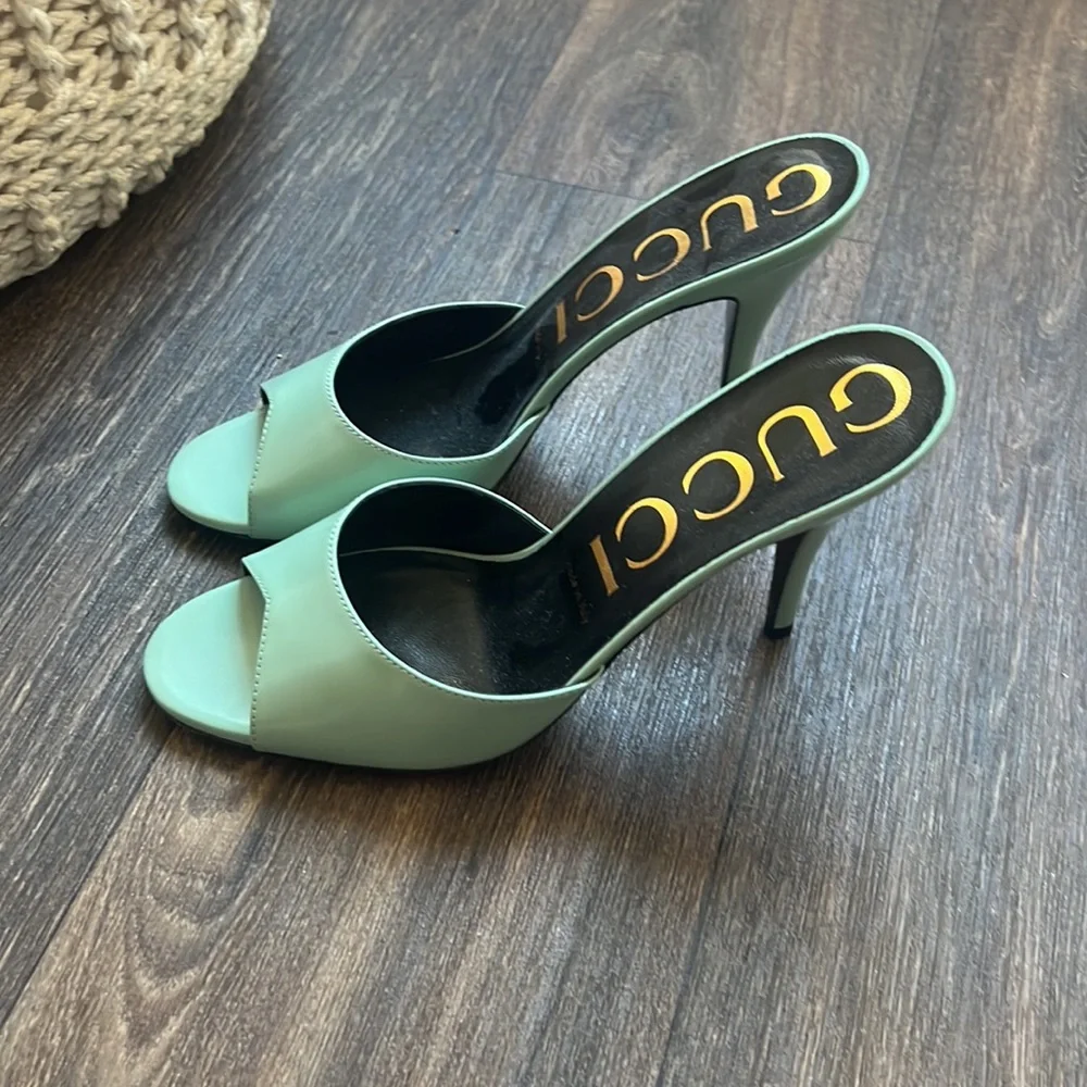 Gucci Patent Heels - Picture 7 of 10